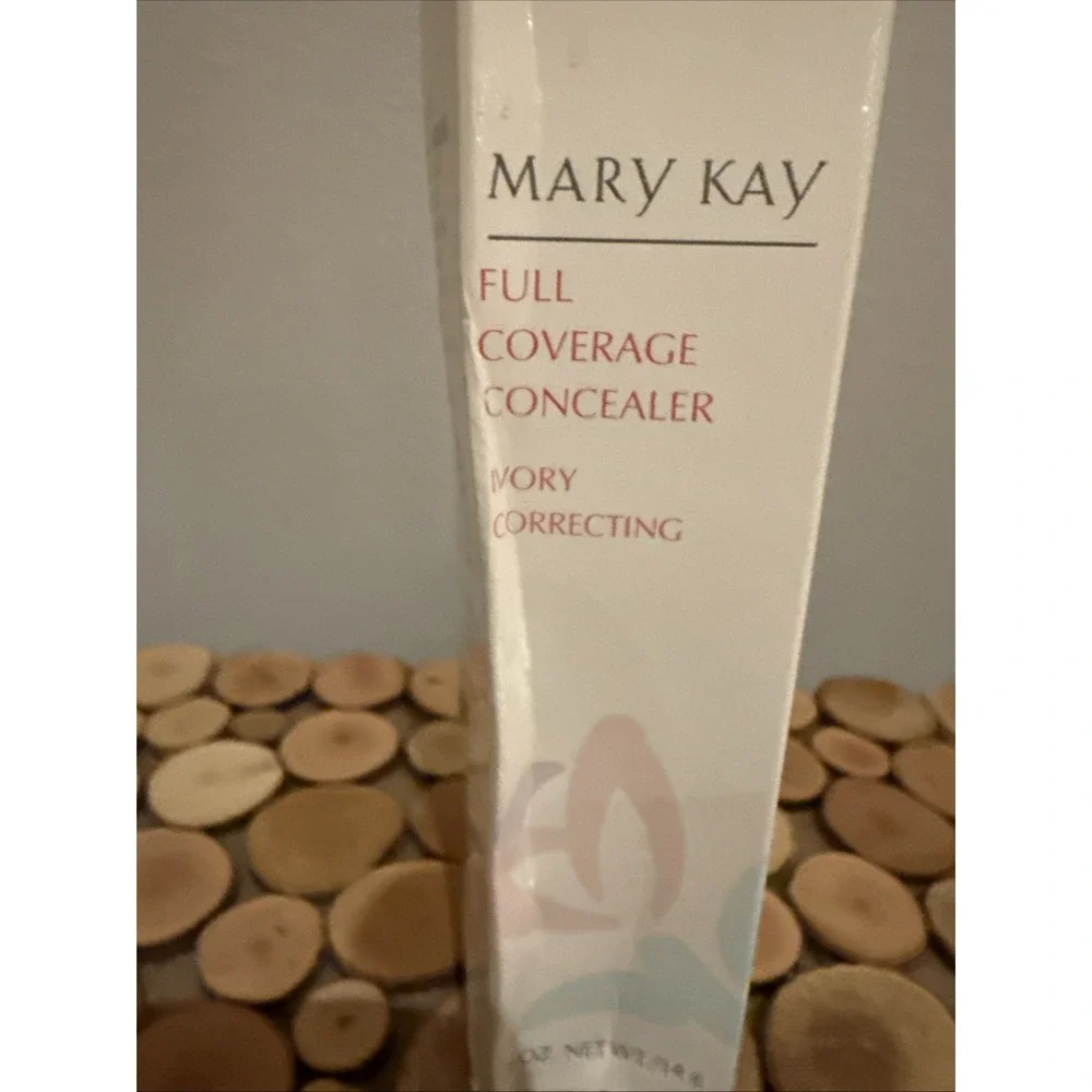Mary Kay Concealer NOS 1532 Full Coverage Concealer, Ivory Correcting Discontin